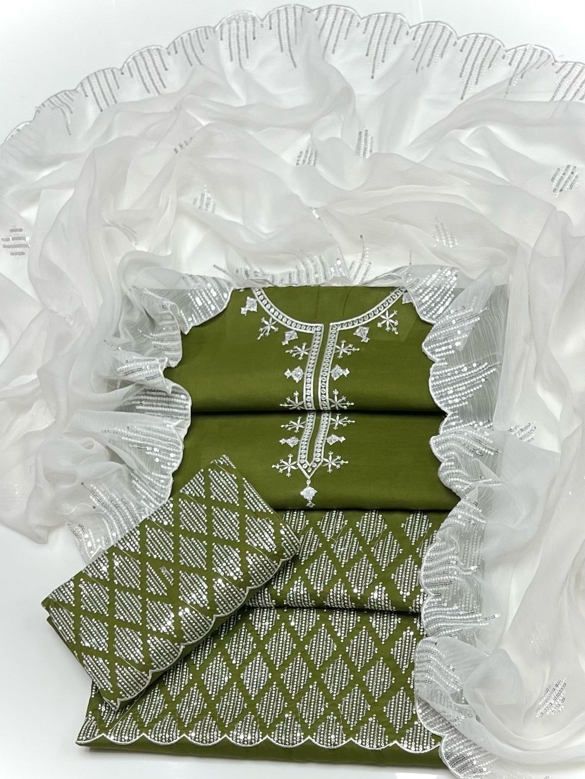 COMPUTER EMBROIDERY LAWN 3pc suit Tila and small sitara Embroided design