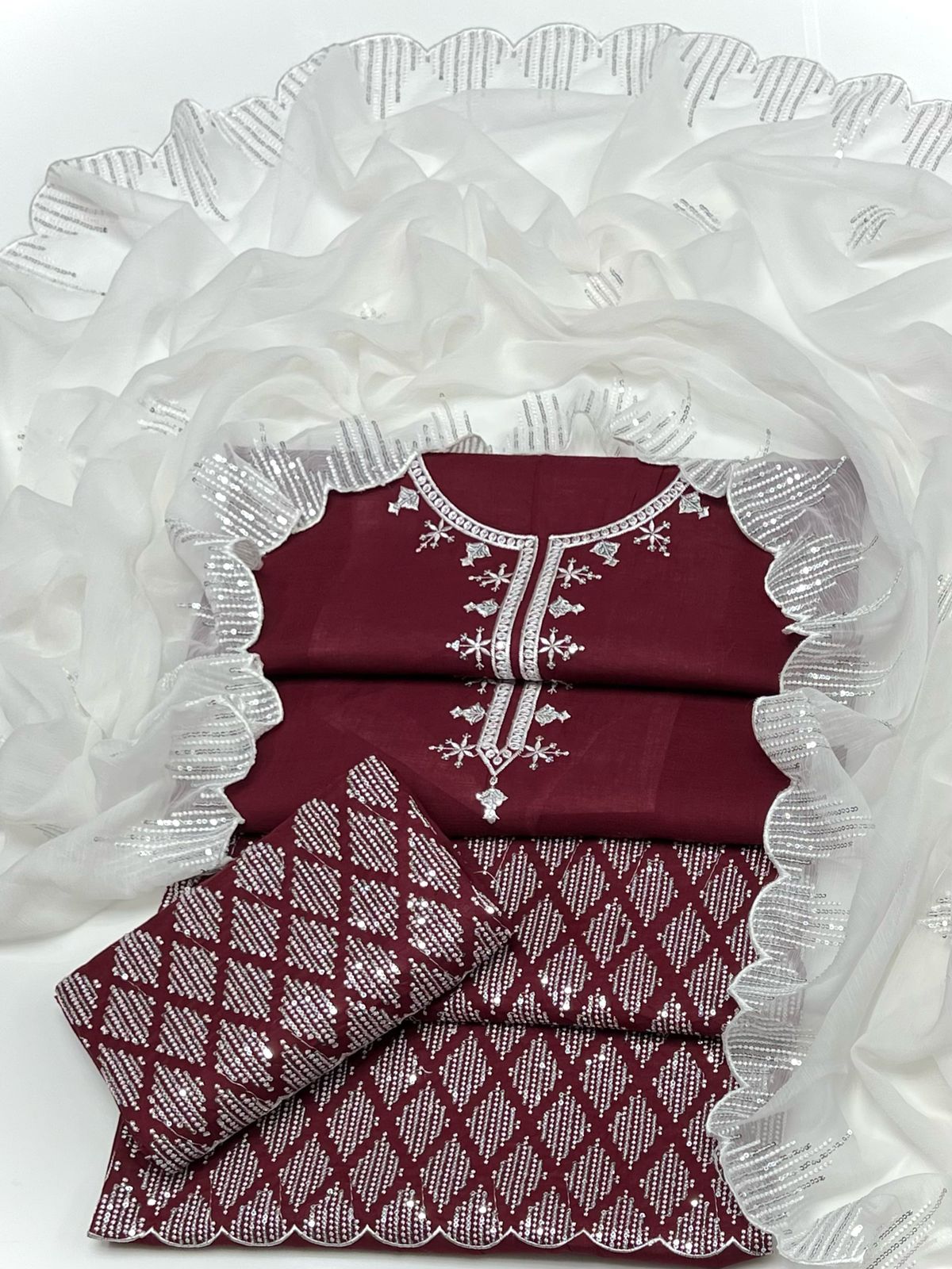 COMPUTER EMBROIDERY LAWN 3pc suit Tila and small sitara Embroided design