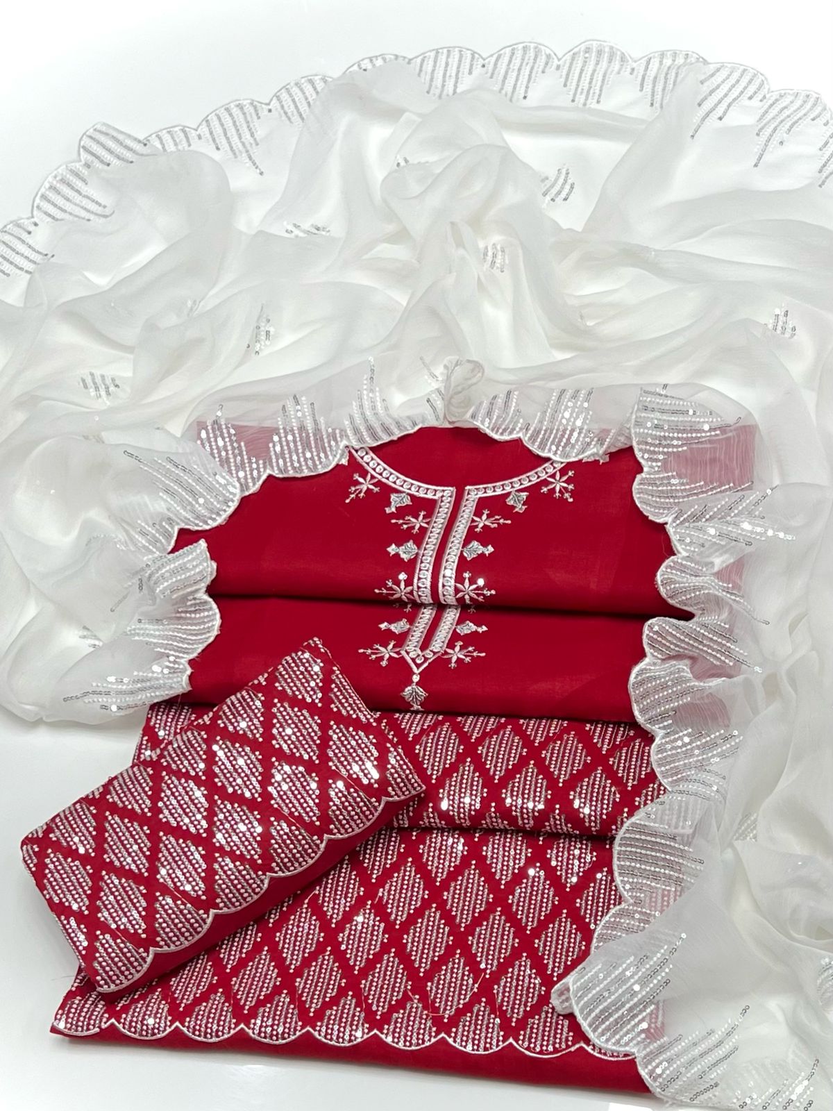 COMPUTER EMBROIDERY LAWN 3pc suit Tila and small sitara Embroided design